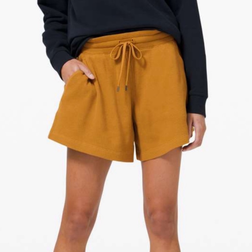 Lululemon mellow in high rise short 5” size 6 * waffle spiced bronze